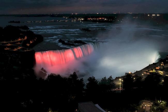 Niagara Falls at night