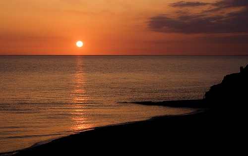 During my time in Aberystwyth, I've been lucky enough to see and capture one of the most beautiful sunsets I've ever seen.

A warm evening, a glorious view and the fact I captured it.

thoughts?